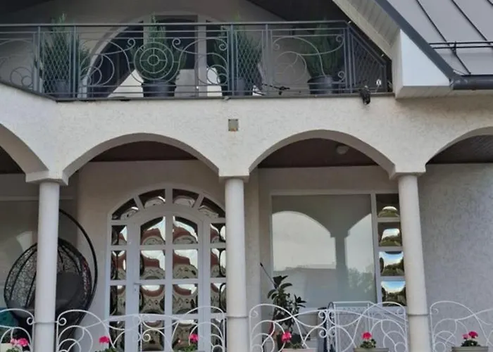 Casa de Férias Lux Guest Housе мukachevo *
